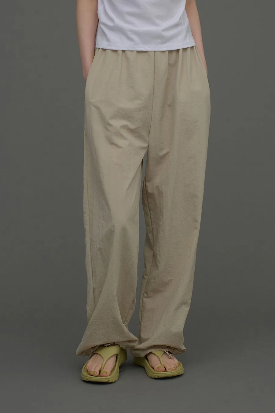 Loose Fit Banded Pants CA04